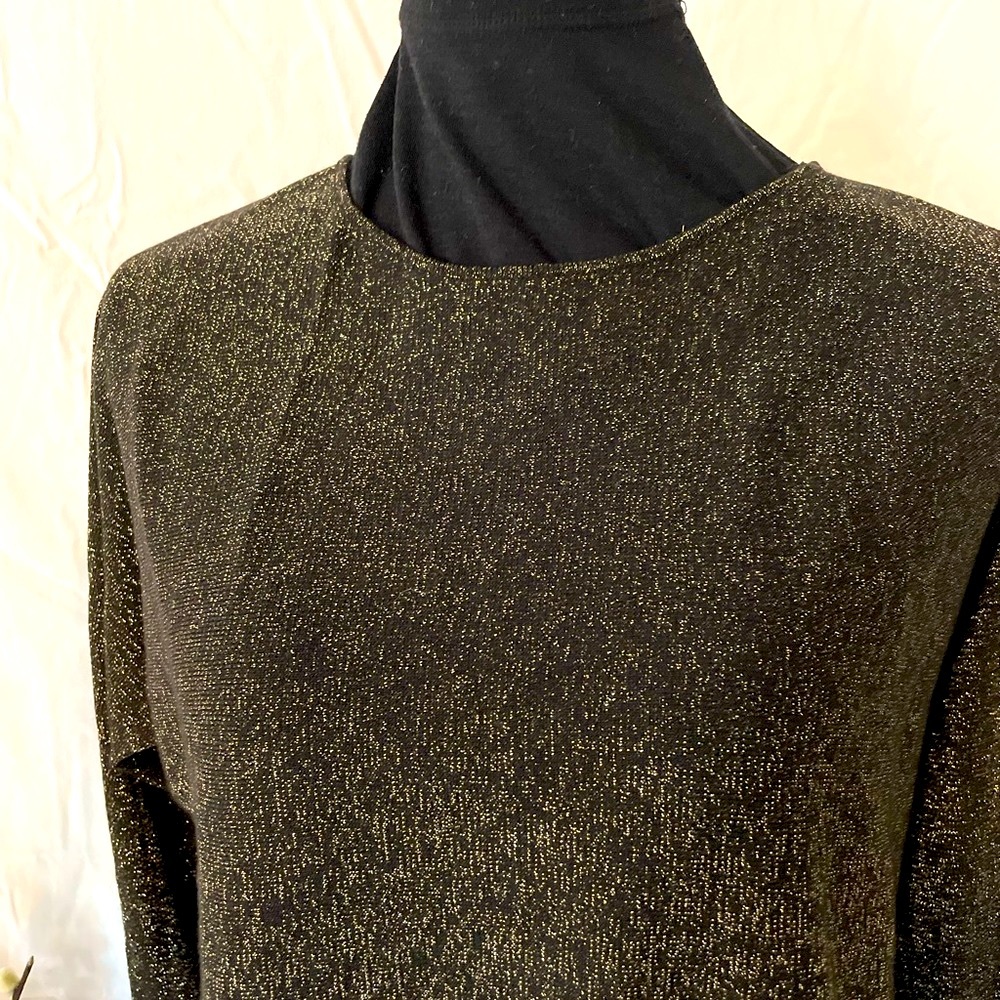 NWT Michael Kors black and gold lightweight sweater. Size Medium.